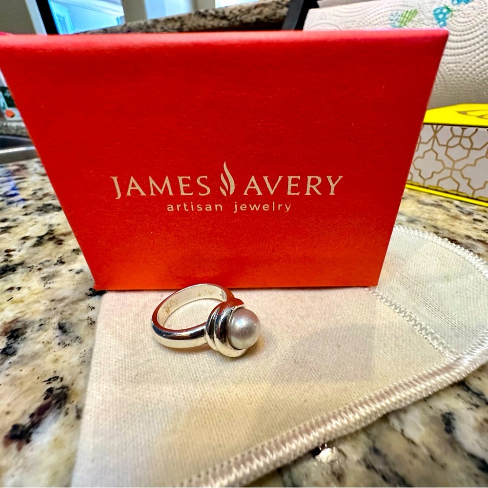 James Avery Retired Pearl Ring